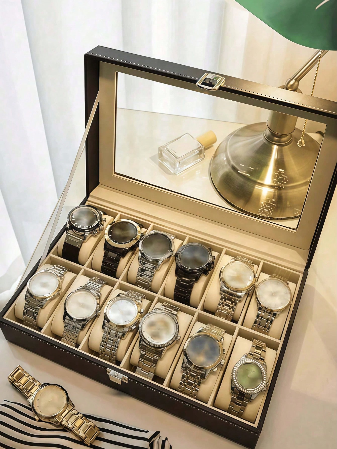 Caja de Relojes de Cuero con C - Home Bathroom Vanity reseña y precio